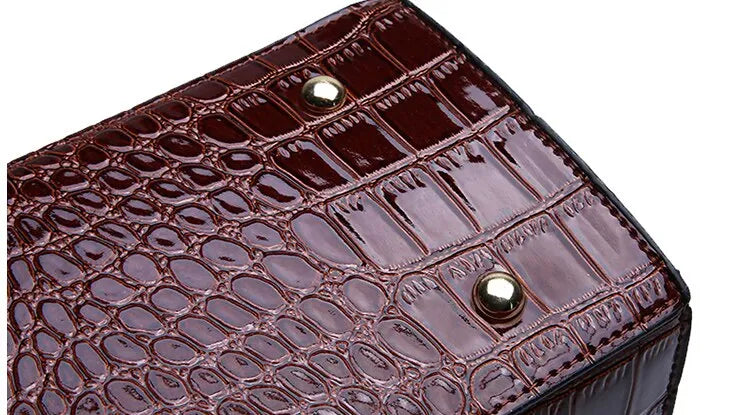 ChicCroc Haven | Stylish Women's Handbags Collection