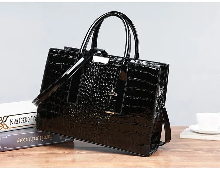 ChicCroc Haven | Stylish Women's Handbags Collection