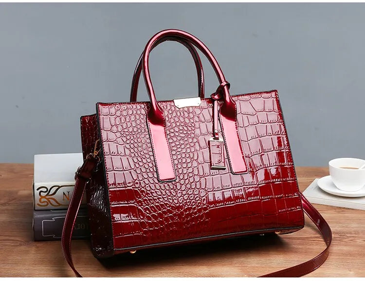 ChicCroc Haven | Stylish Women's Handbags Collection