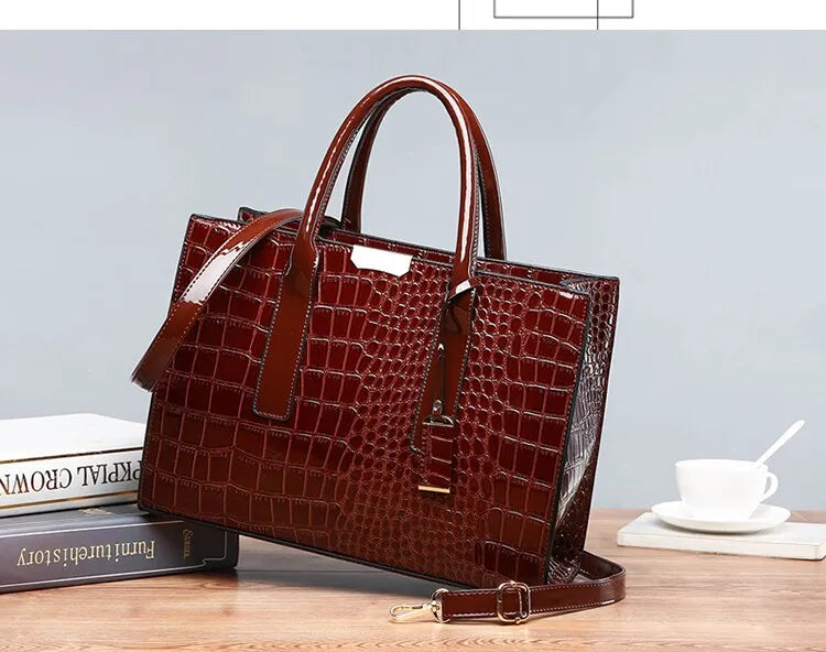 ChicCroc Haven | Stylish Women's Handbags Collection